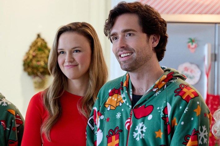 Confessions of a Christmas Letter - Lillian Doucet-Roche, Alec Santos