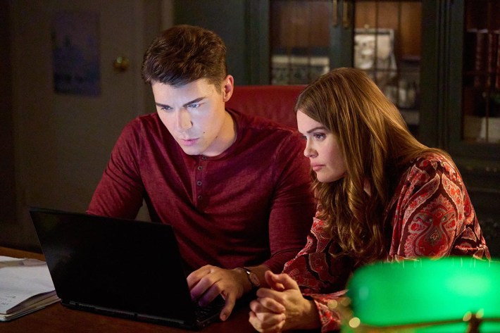 Five Gold Rings - Nolan Gerard Funk, Holland Roden