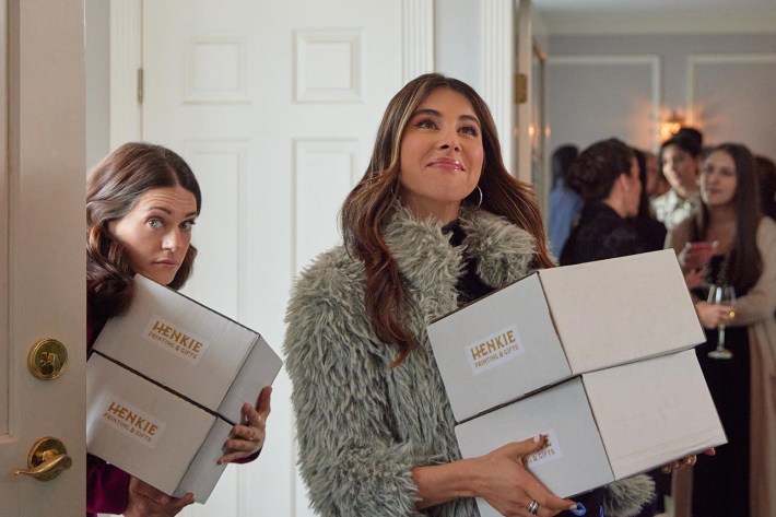 Holiday Crashers - Photo: Lyndsy Fonseca, Daniella Monet