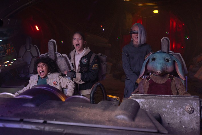 (L-R) Wim (Ravi Cabot-Conyers), Fern (Ryan Kiera Armstrong), KB (Kyriana Kratter) and Neel (Robert Timothy Smith) in Lucasfilm’s STAR WARS: SKELETON CREW, exclusively on Disney+. Photo by Matt Kennedy. ©2024 Lucasfilm Ltd. & TM. All Rights Reserved.