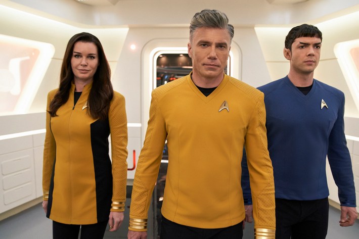 Pictured: Rebecca Romijn as Una, Anson Mount as Pike and Ethan Peck as Spock of the Paramount+ original series STAR TREK: STRANGE NEW WORLDS. Photo Cr: Marni Grossman/Paramount+ ©2022 ViacomCBS. All Rights Reserved.