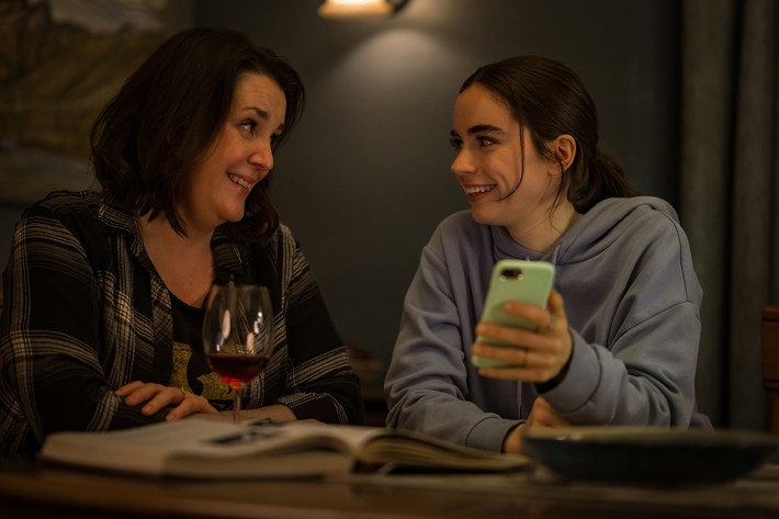 L-R: Melanie Lynskey as Shauna and Sarah Desjardins