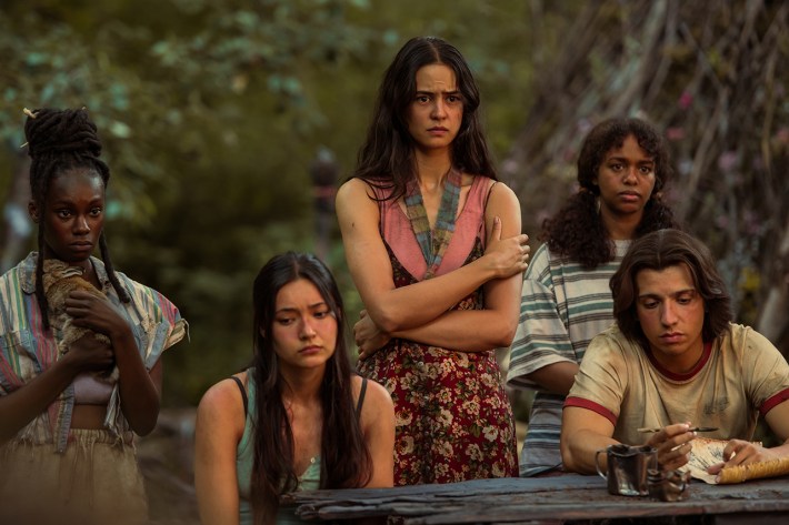 Nia Sondaya as Teen Akilah, Alexa Barajas as Teen Mari, Courtney Eaton as Teen Lottie, Silvana Estifanos as Teen Britt and Kevin Alves as Teen Travis