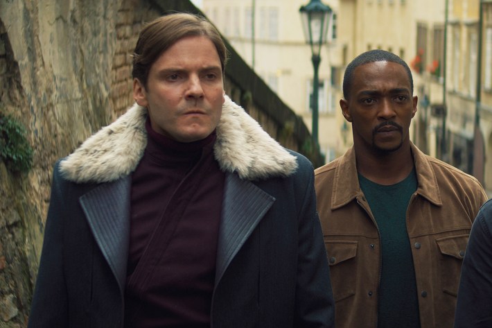 Zemo (Daniel Brühl), Falcon/Sam Wilson (Anthony Mackie