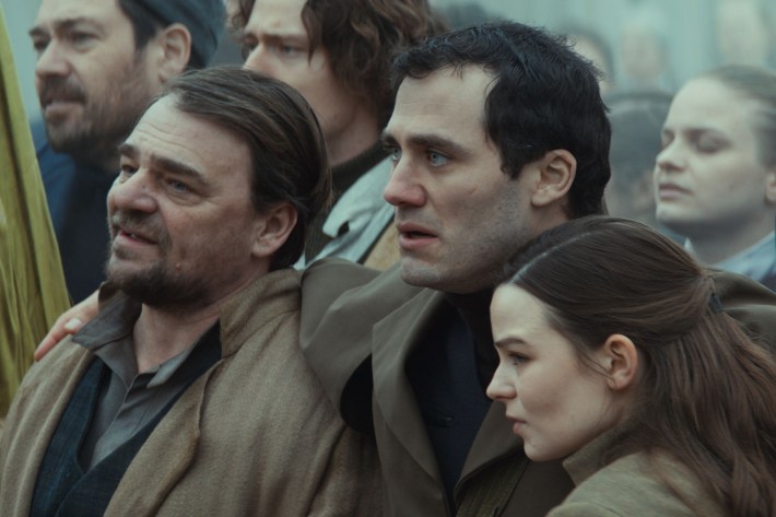 Lezine (Thierry Godard), Dilan (Theo Costa Marini) and Enza (Alaïs Lawson)