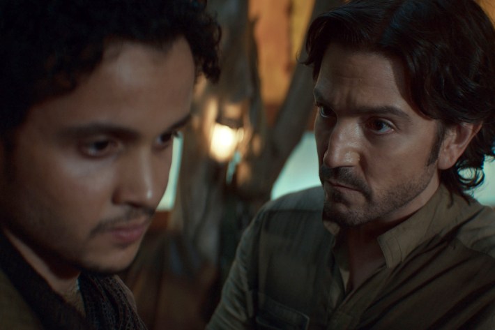 Wilmon Paak (Muhannad Bhaier) and Cassian Andor (Diego Luna)