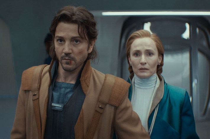 Cassian Andor (Diego Luna) and Mon Mothma (Genevieve O'Reilly)