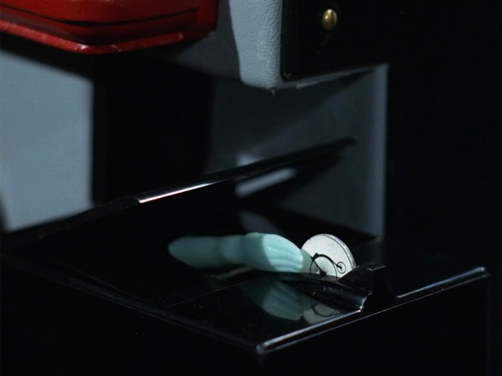 Tiny hand and disc