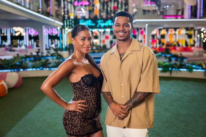 Amaya Espinal, Ace Green