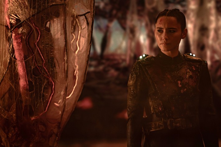 Christina Chong as Laían