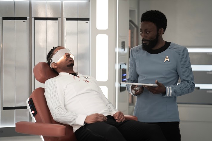Babs Olusanmokun as Dr. MíBenga in season 3 , Episode 5 of Strange New Worlds streaming on Paramount+.