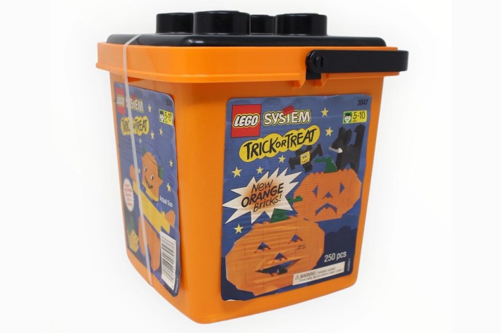 LEGO Halloween Bucket