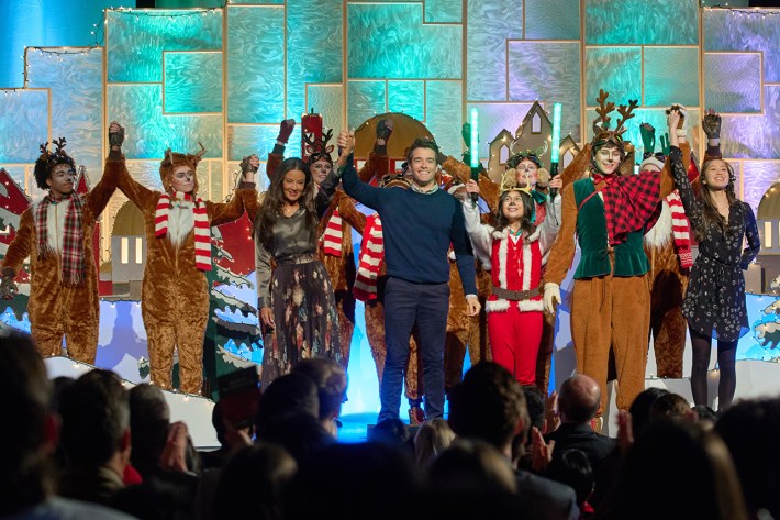 Cast of Snow Must Go On