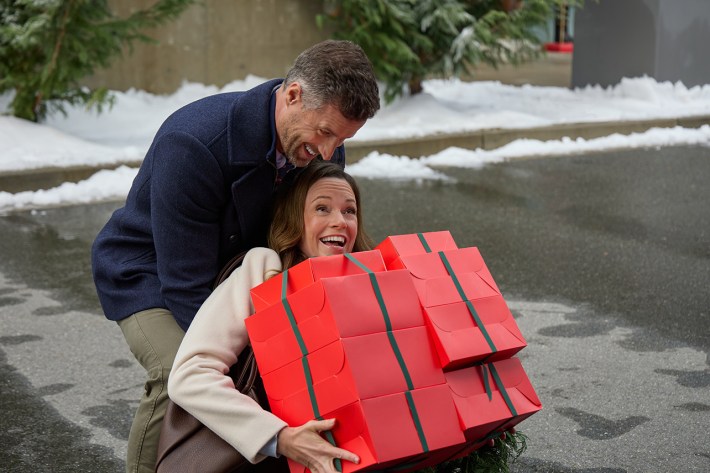 lead couple in more merrier