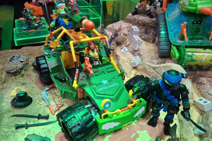 Playmates AWE Striker