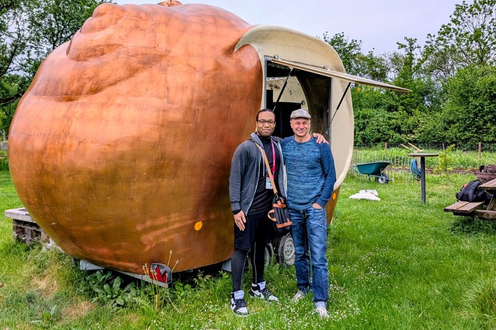 Dmitry and snail farmer