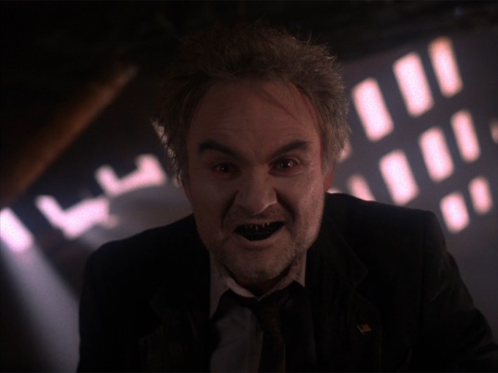 Windom with black teeth