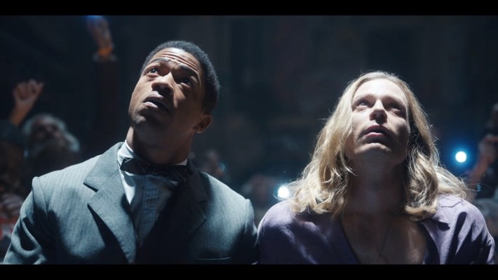 Paul and Lestat looking up