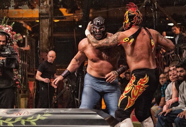 Rey Fenix Mil Muertes Lucha Underground Grave Consequences