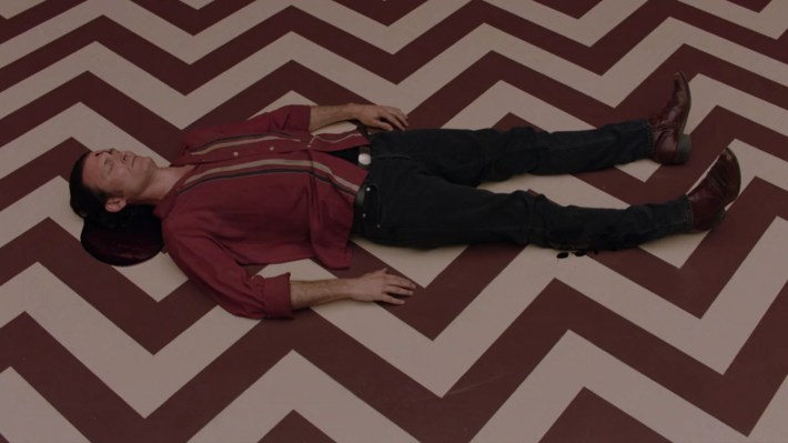 Body on zigzag floor